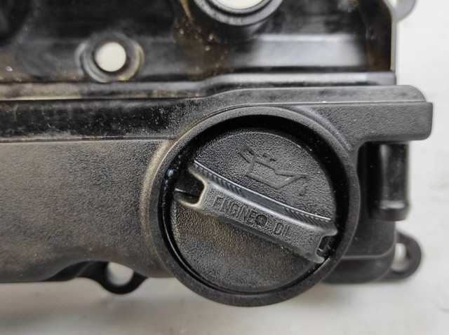 1035B051 MITSUBISHI Крышка клапанная купить в Житомир