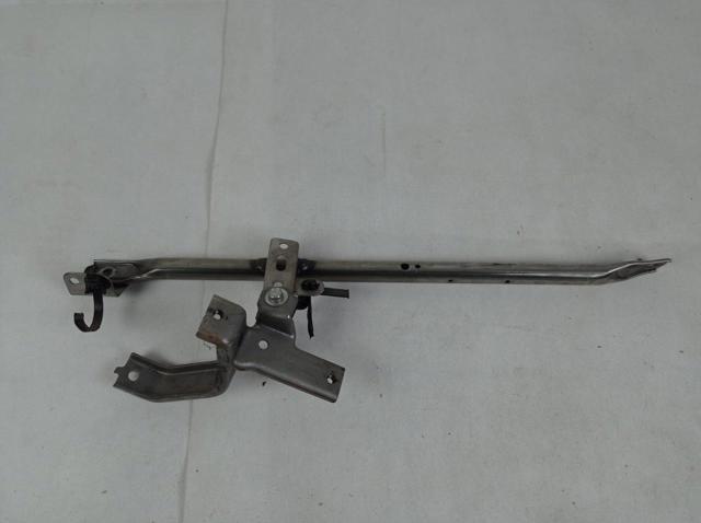 Кронштейн передней балки 5220F591 MITSUBISHI