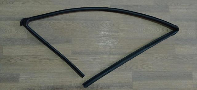 Уплотнитель под капот 5902A180 MITSUBISHI