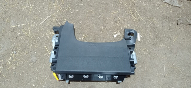 Эйрбэг защиты коленей нижняя 7030A316XA MITSUBISHI