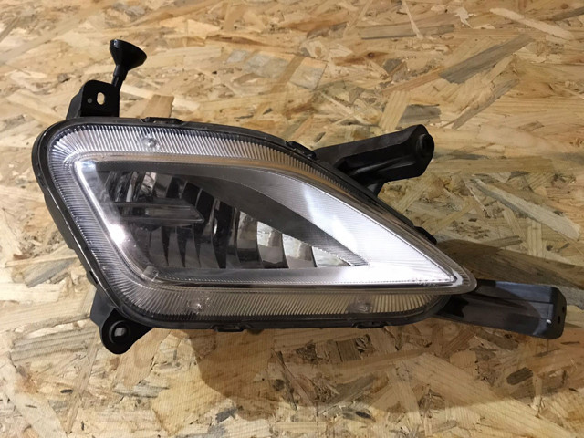 92201C1000 HYUNDAI Фара противотуманная левая купить в Ужгород