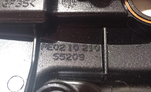 MAZDA PE0210210 Клапанная крышка в наличии Житомир