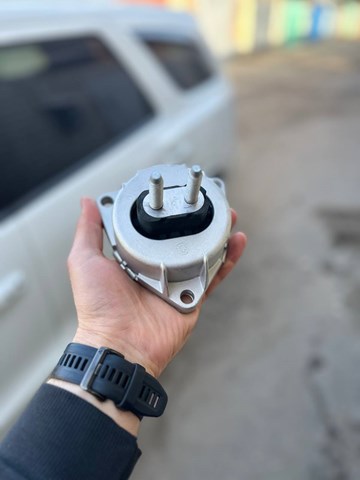 Подушка мотора правая 68032665AD CHRYSLER