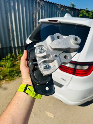 Правая подушка двигателя 68054791AB CHRYSLER