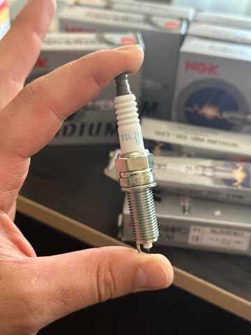SILZKR7B11 NGK Свеча зажигания купить в Кривой Рог