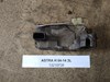 Замок двери задней левой 13128115 OPEL