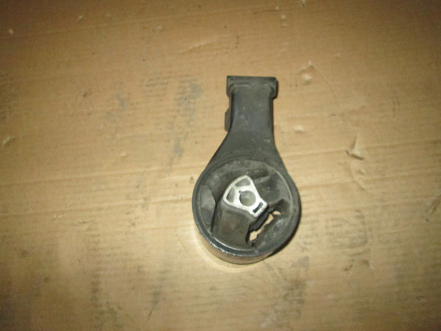Подушка двигателя Opel Zafira 100