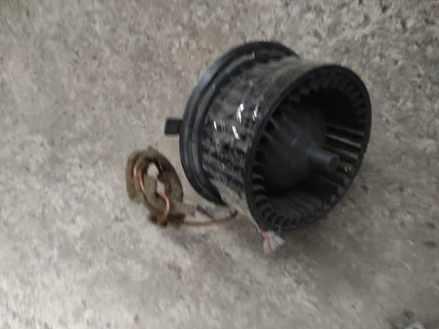 Мотор вентилятора печки (отопителя салона) 1H1819021