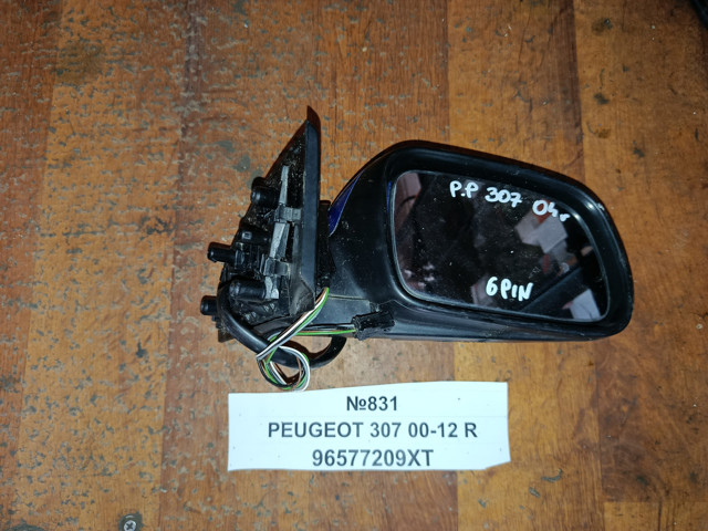 Наружное зеркало правое Peugeot 307 200