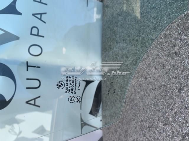 Стекло передней правой двери 51337470632 BMW