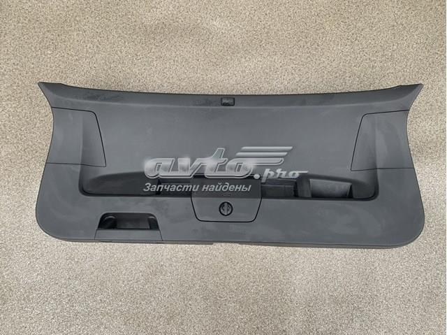 Пластик пятой двери 5NN86760182V VAG