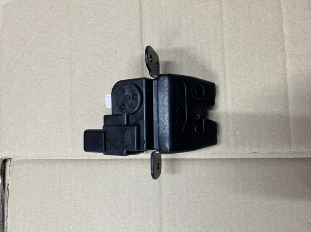 Замок и ручка двери задка 81230J9000 HYUNDAI