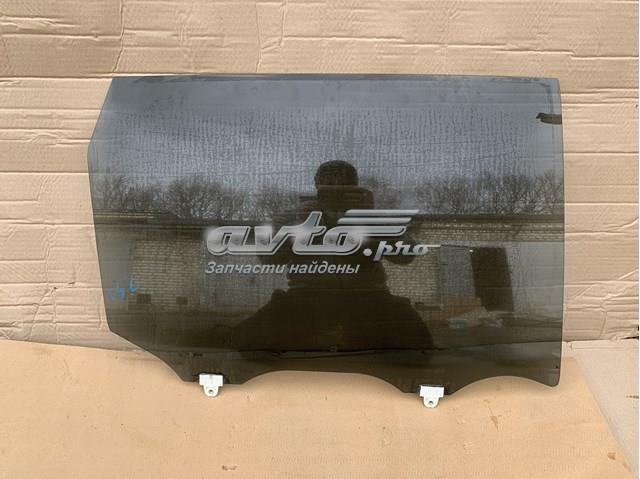 Стекло задней правой двери 823004CM0A NISSAN