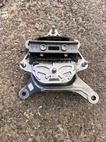 Подушка КПП 8W0399156 VAG