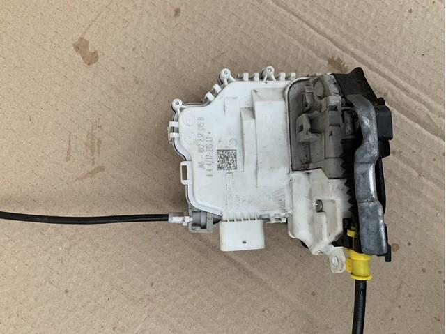 Запор кабины 8X2837015B VAG