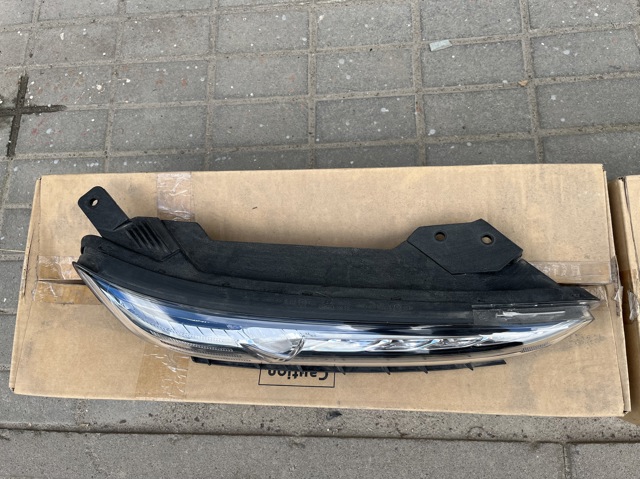 HYUNDAI 92208J9000 Фара дневного света правая в наличии Киев