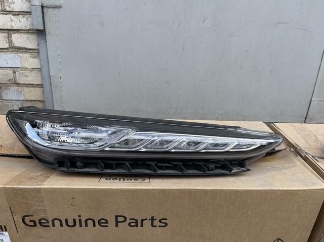 HYUNDAI 92208J9000 Фара дневного света правая в наличии Ровно