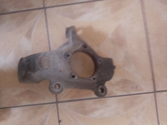 Цапфа поворотного кулака 4771457 FORD