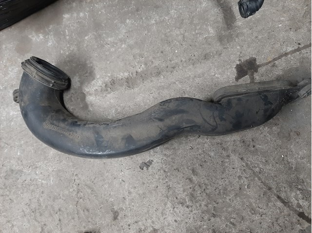 Воздухозаборник 13712247911 BMW