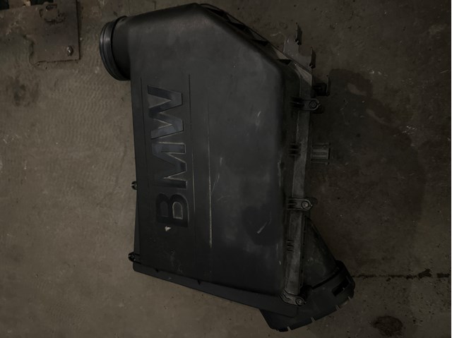  Корпус воздушного фильтра 13717583725 BMW