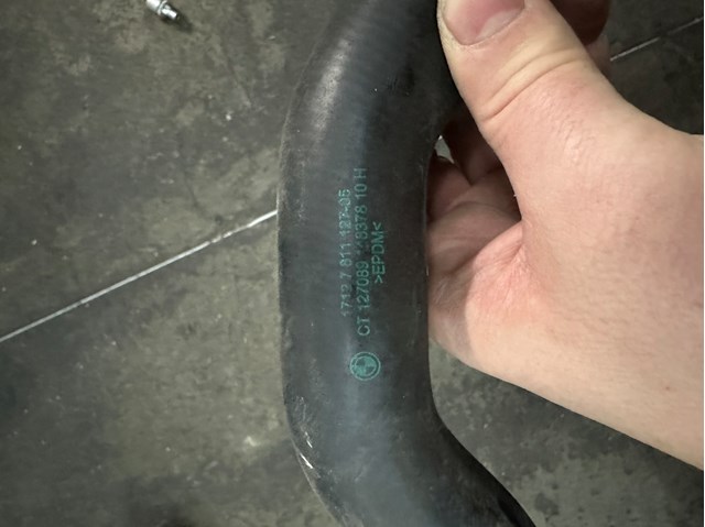 BMW 17127811127 Патрубок радиатора в наличии Ровно