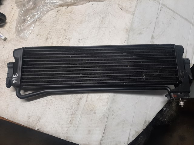 Радиатор масляный 17222282499 BMW