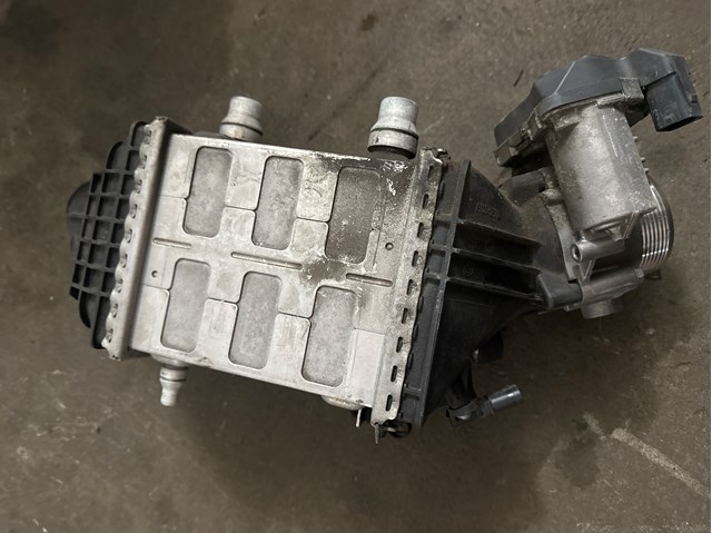 BMW 17517843119 Интеркулер в наличии Украина