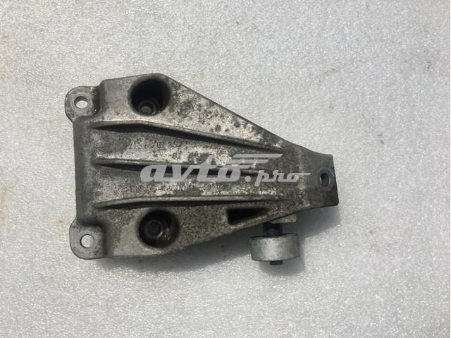 Кронштейн подушки (опоры) двигателя, левой 22116796781 BMW