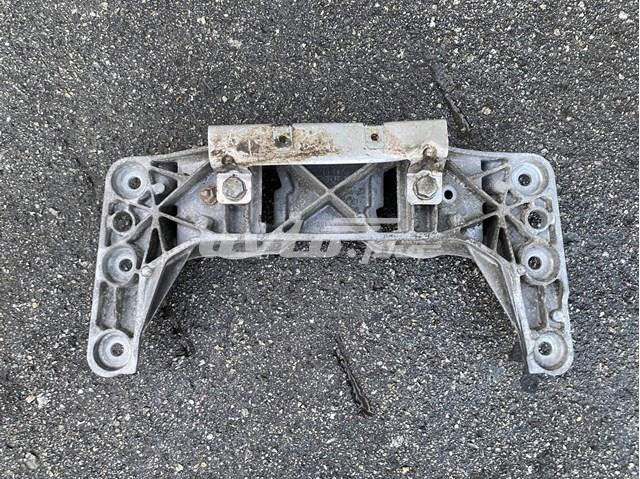 Балка крепления коробки передач 22316761102 BMW