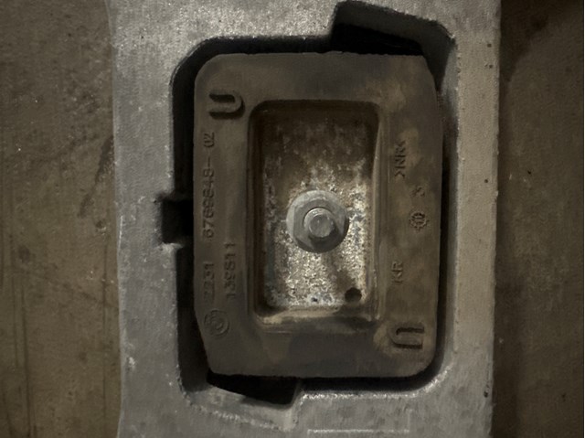 Опора КПП 22316769848 BMW