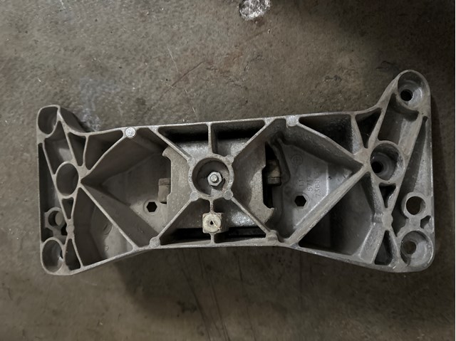 22316781222 BMW Балка крепления коробки передач купить в Хмельницкий