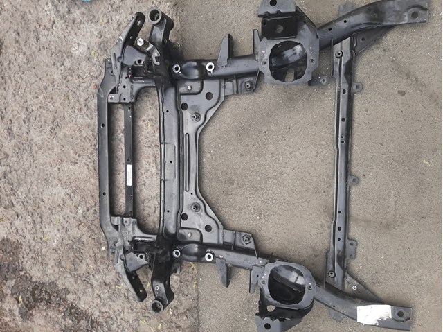 Усилитель переднего подрамника 31106787324 BMW