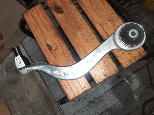 BMW 31106894663 Нижний рычаг в наличии Черновцы