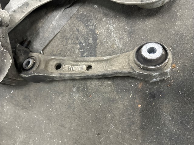 31126850605 BMW Рычаг передней подвески нижний левый купить в Одесса