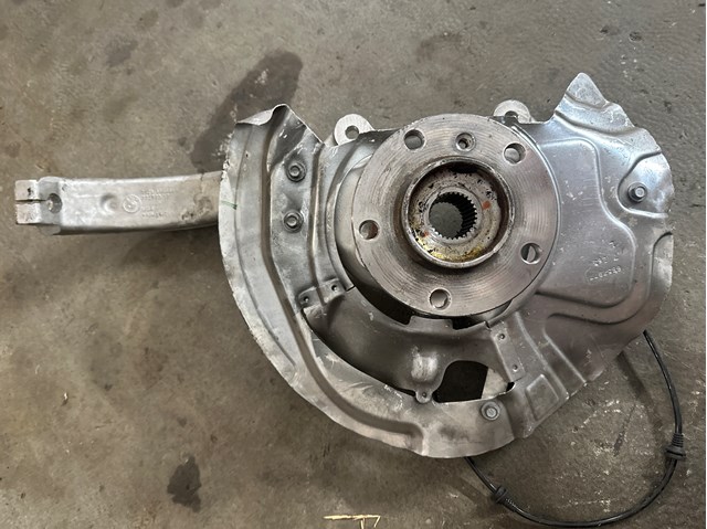 31216869869 BMW Цапфа передняя левая купить в Львов
