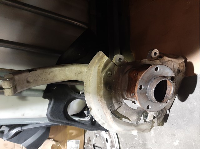 31216869869 BMW Цапфа передняя левая купить в Чернигов