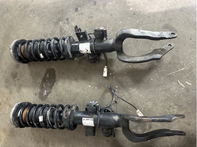 Опора стойки амортизатора переднего 31306863295 BMW