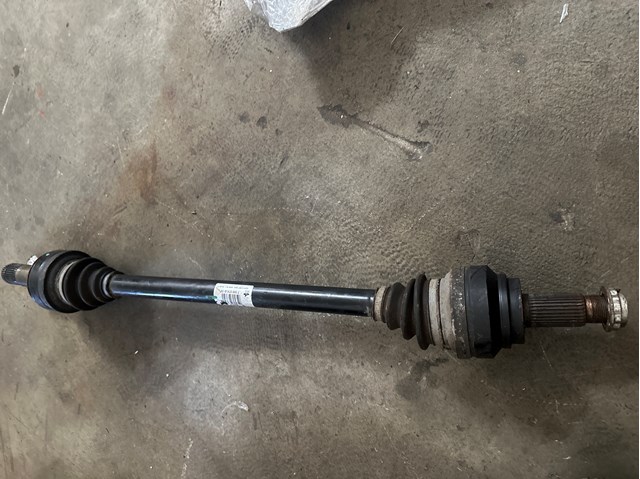 Полуось задняя, правая 33207566074 BMW
