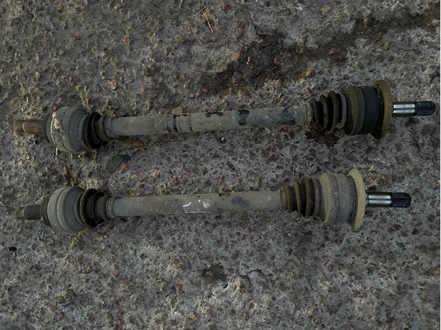 Полуось задняя, правая 33207577508 BMW