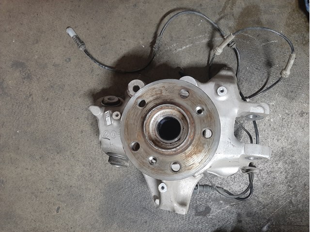 Кулак поворотный левый 33307857065 BMW