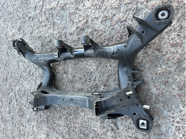 Поперечка задней подвески 33316792505 BMW