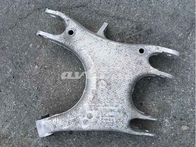 Балансир задний нижний, правый 33322284134 BMW