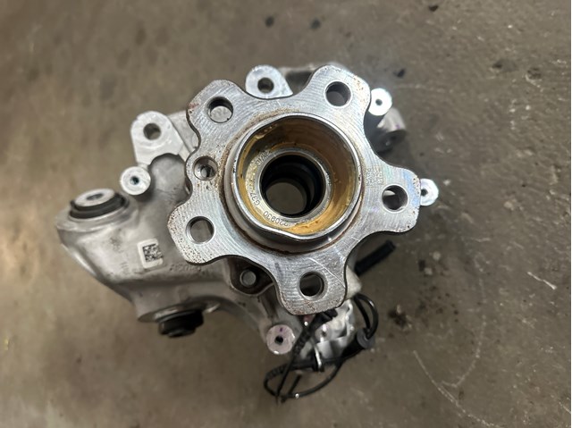 Задняя шпиндель 33406893687 BMW
