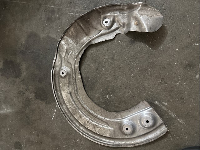 34106861797 BMW Защита тормозного диска переднего левого купить в Ровно