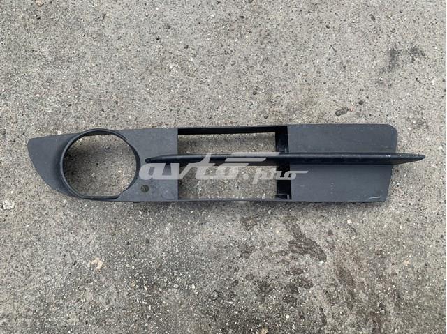  Решетка переднего бампера левая 51117049243 BMW