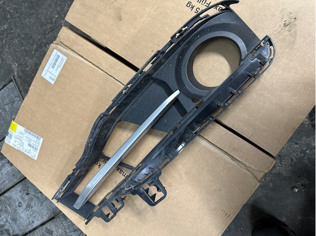 51117396888 Решетка бампера переднего правая купить Запорожье