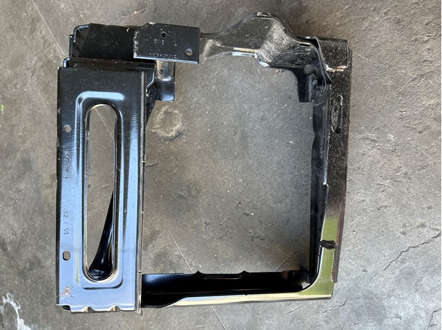 Балка бампера переднего 51117421884 BMW