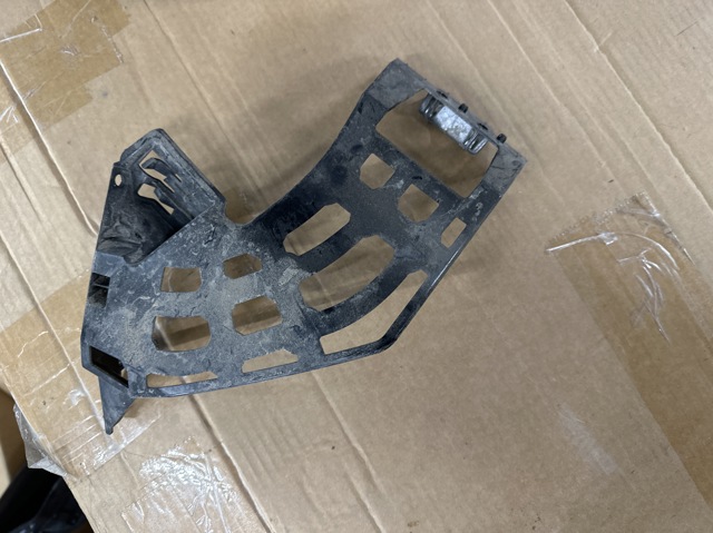51117458363 BMW Направляющая переднего бампера левая купить в Киев