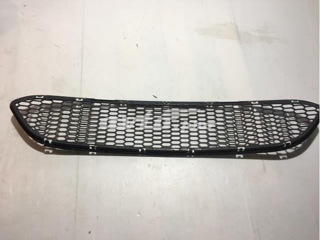 BMW 51117895739 Решетка бампера переднего центральная в наличии Киев