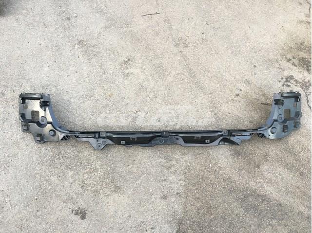 Кронштейн бампера заднего, центральный 51127207109 BMW